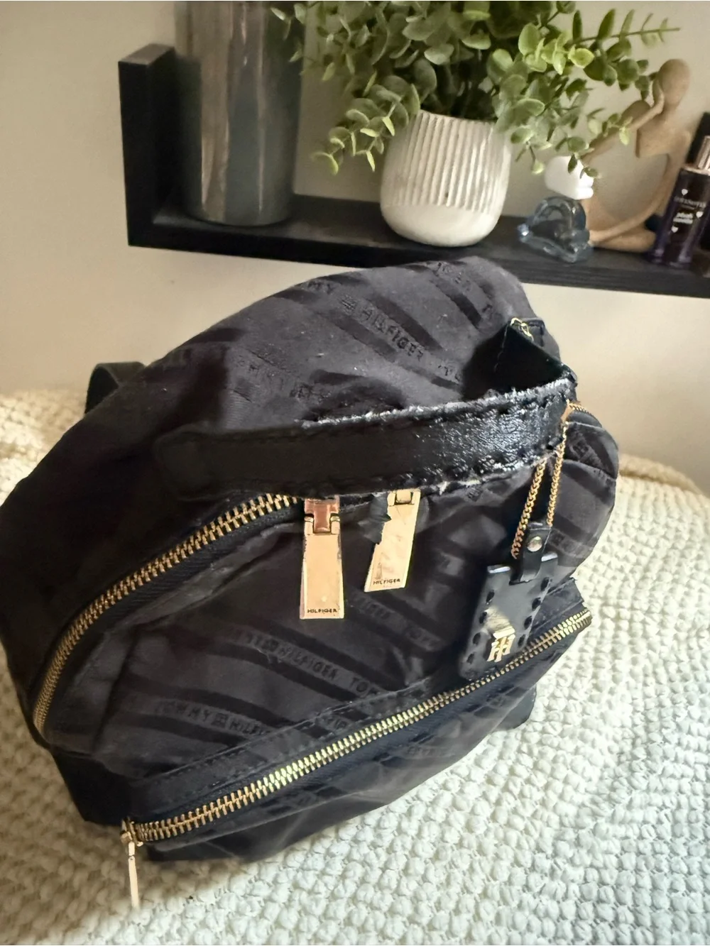 Tommy Hilfiger Mini Backpack Purse – Black & Gold 🖤✨